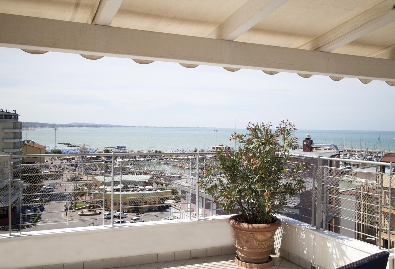 Residence Adriatico Gabicce Mare Kültér fotó
