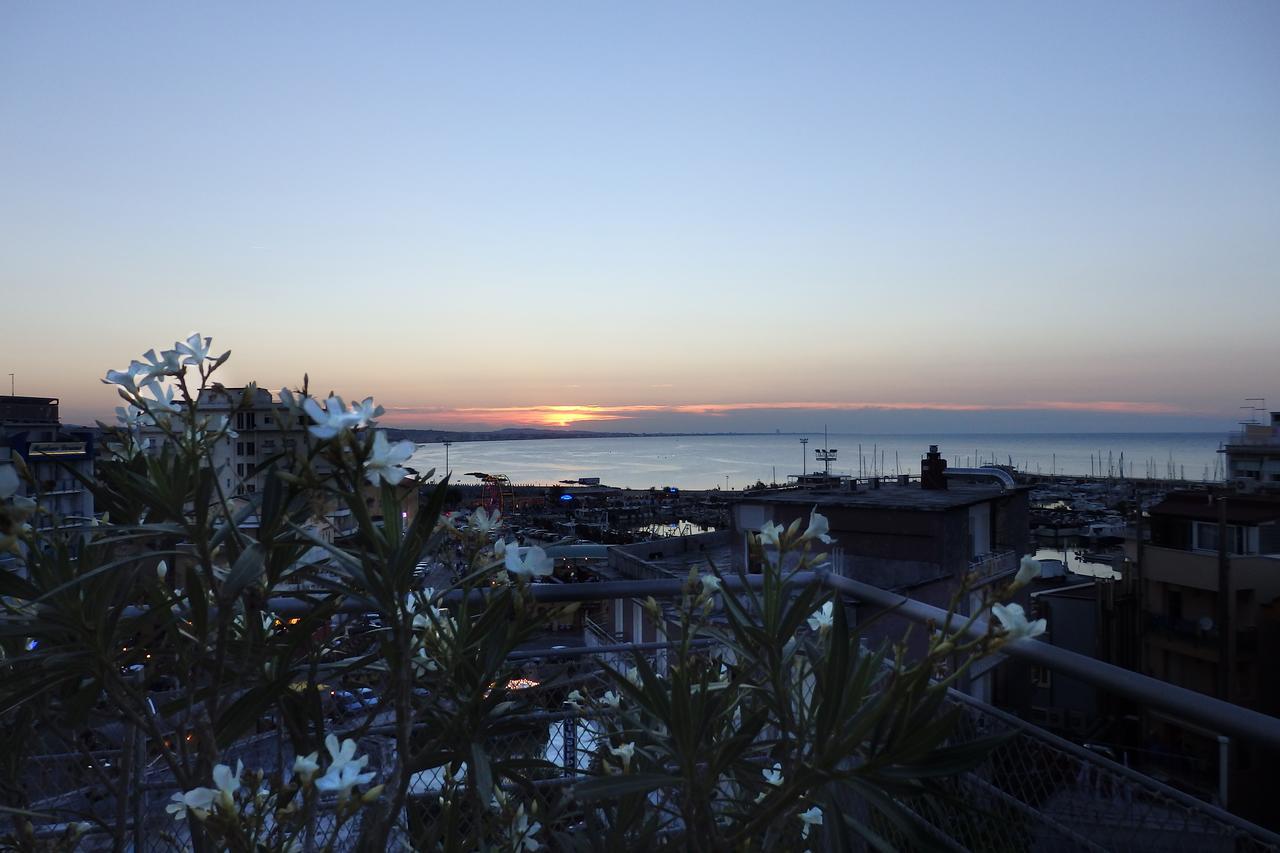 Residence Adriatico Gabicce Mare Szoba fotó