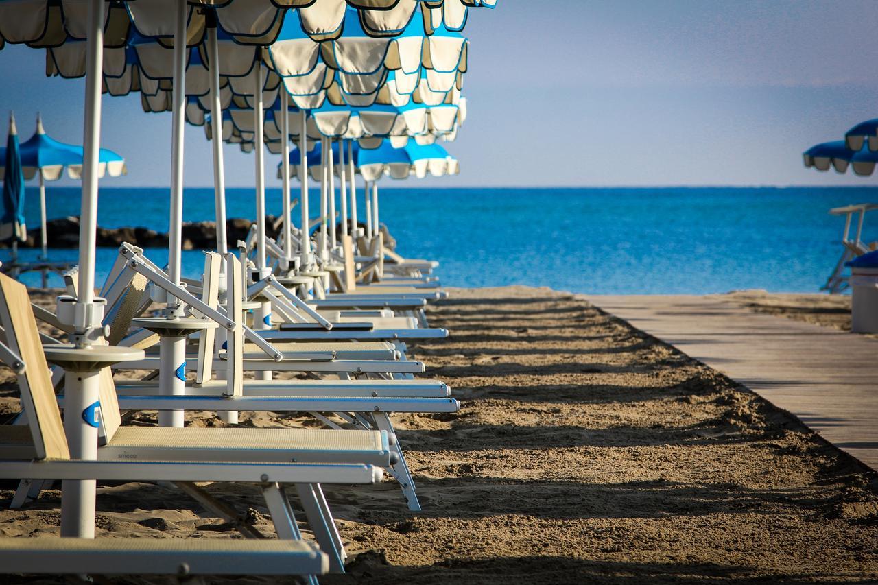 Residence Adriatico Gabicce Mare Kültér fotó